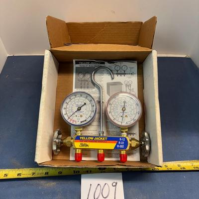 Yellow Jacket Series 41 Test and Charge Manifold