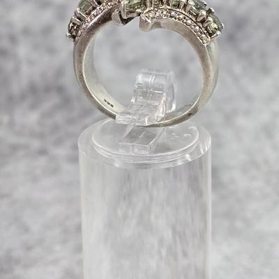 Lot 19: Sterling Silver Ring with Stones - 7g / Ring Size: 6.5
