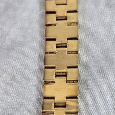 Lot 20: Lady's Bulova Watch