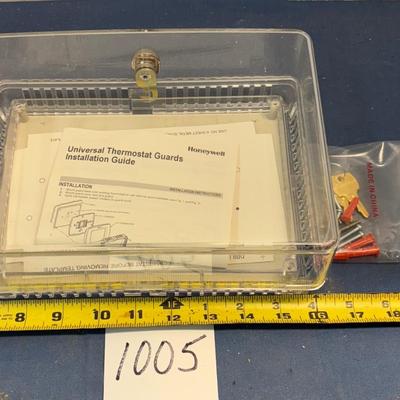 Thermostat Guard with Key