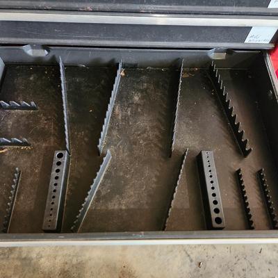 Carftsman 11 Drawer Tool Chest Cabinet 2 pieces with keys Cabinet 2 lot 777