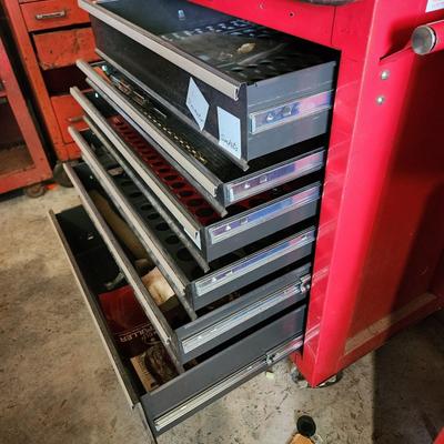 Carftsman 11 Drawer Tool Chest Cabinet 2 pieces with keys Cabinet 2 lot 777