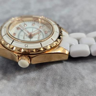 Lot 30: Stauer Lady's Watch with Ceramic Band