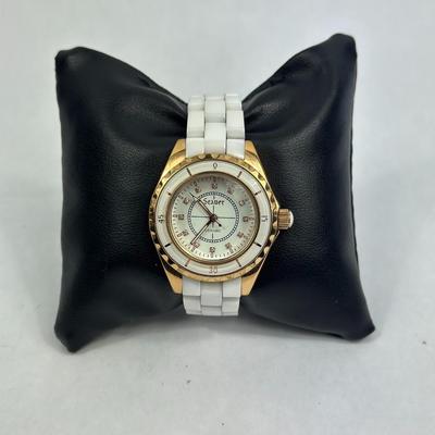 Lot 30: Stauer Lady's Watch with Ceramic Band