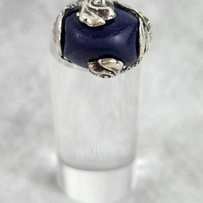 Lot 38: Sterling Silver Ring with Stone - 4g / Ring Size 5.5