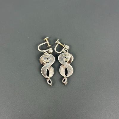 Lot 41: Sterling Silver Earrings with Stones - 8g