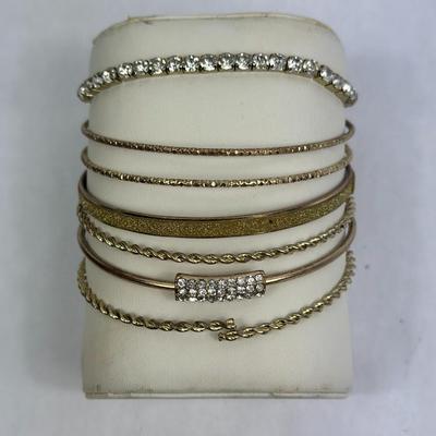 Lot 42: Lot of 7 Misc. Bracelets (Costume)