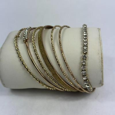 Lot 42: Lot of 7 Misc. Bracelets (Costume)