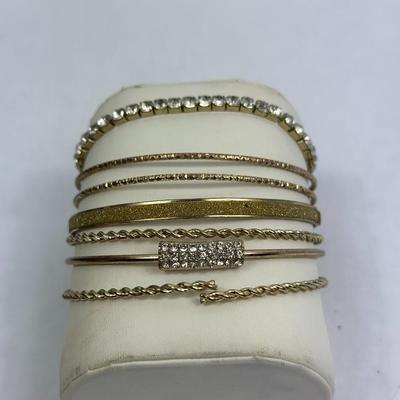 Lot 42: Lot of 7 Misc. Bracelets (Costume)
