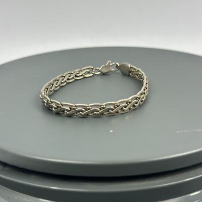 Lot 44: Sterling Silver Link Bracelet - 10g