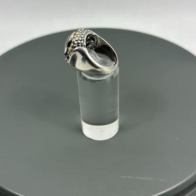 Lot 47: Sterling Silver Ring with Stone - 9g / Ring Size 6