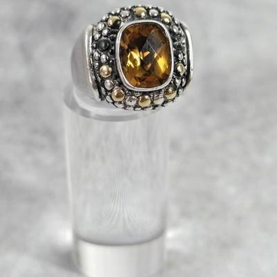 Lot 47: Sterling Silver Ring with Stone - 9g / Ring Size 6