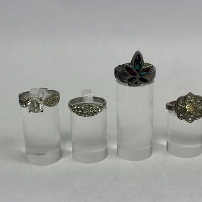 Lot 50: Lot of 5 Rings (Costume)
