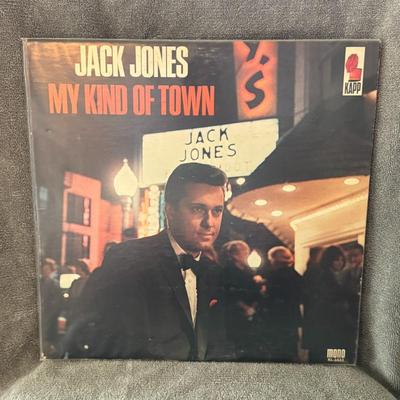 Sale Photo Thumbnail #392: "My Kind of Town" by Jack Jones. 
Here's some information about this album:
Artist: Jack Jones, a renowned American singer known for his baritone voice and smooth vocal style.
Album Title: My Kind of Town.
Release Year: The album was released in 1965.
Rec