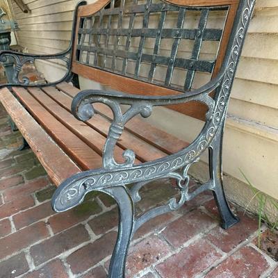 Berkeley Forge & Foundry Outdoor Bench – Genuine American Oak & Cast Iron