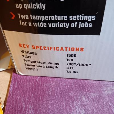 DEWALT 1/4 SHEET PALM SANDER & 1500 WATT HEAT GUN
