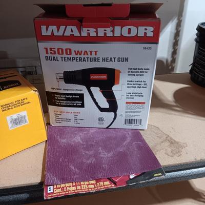 DEWALT 1/4 SHEET PALM SANDER & 1500 WATT HEAT GUN