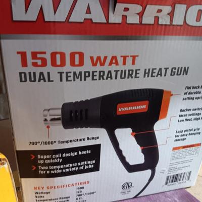 DEWALT 1/4 SHEET PALM SANDER & 1500 WATT HEAT GUN