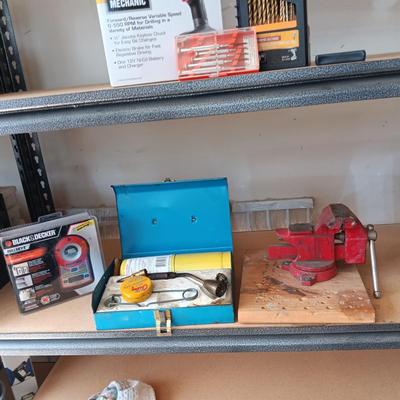 SWIVEL BENCH VISE, SOLDERING KIT AND AN AUTO-LEVELING LASER
