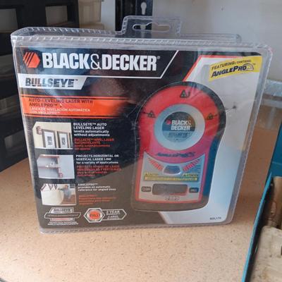 SWIVEL BENCH VISE, SOLDERING KIT AND AN AUTO-LEVELING LASER