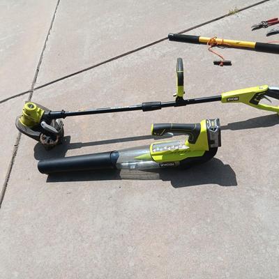 RYOBI CORDLESS WEED CUTTER AND LEAF BLOWER WITH BATTERY AND CHARGER