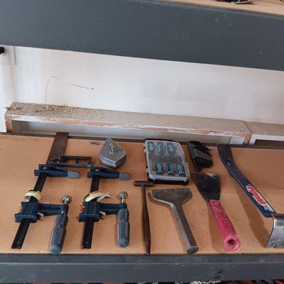 2 BAR CLAMPS AND HAND TOOLS