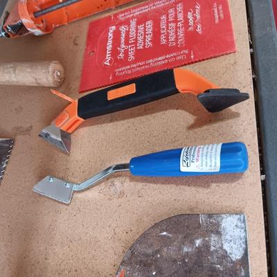 TILING AND GROUT TOOLS