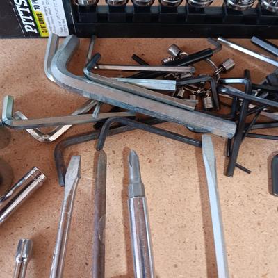 3/8" DEEP WALL SOCKET SET AND OTHER HAND TOOLS