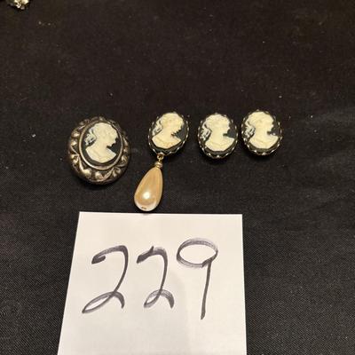 Cameo Button Covers and Matching Pin