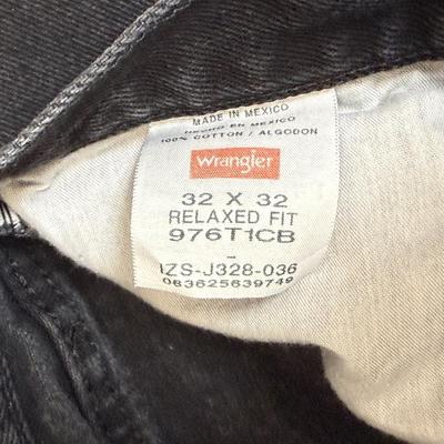 Wrangler Jeans, black, size 32 x 32, relaxed fit 976T1CB