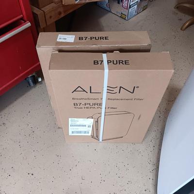 LIKE NEW ALEN BREATHESMART AIR PURIFIER W/2 NEW FILTERS