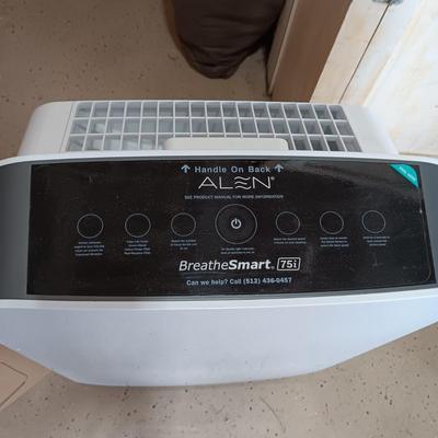 LIKE NEW ALEN BREATHESMART AIR PURIFIER W/2 NEW FILTERS