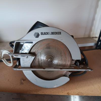 7 1/4 CIRCULAR SAW, 36" T-SQUARE, CLIP ON LIGHT, TAPE MEASURE AND NEW BATTERY CHARGER