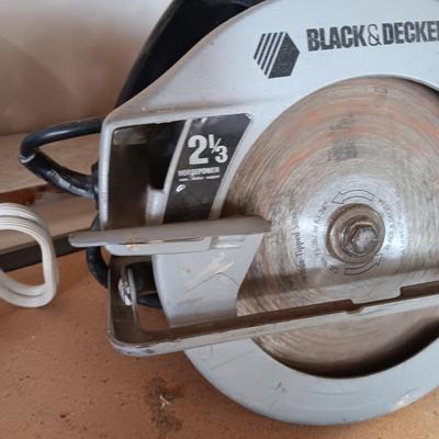 7 1/4 CIRCULAR SAW, 36" T-SQUARE, CLIP ON LIGHT, TAPE MEASURE AND NEW BATTERY CHARGER
