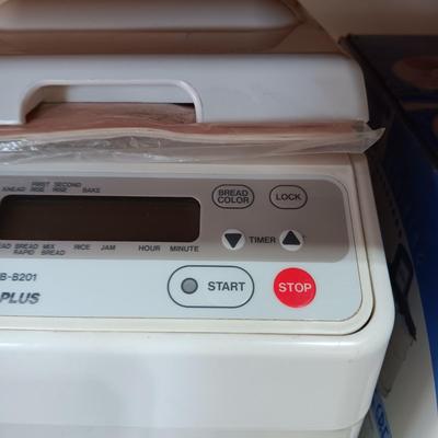 HITACHI BREAD MAKER AND RIVAL ICE CREAM MAKER