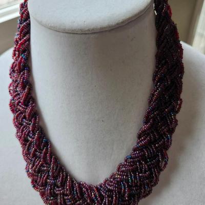 Sale Photo Thumbnail #558: Bib statement necklace, lobster clasp
20 inches  very good condition