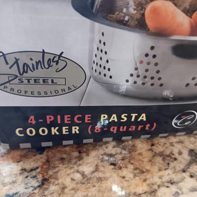 GENTLY USED 4 PIECE PASTA COOKER