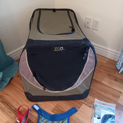 MEDIUM SIZE PORT A CRATE PET CARRIER AND OTHER PET ITEMS