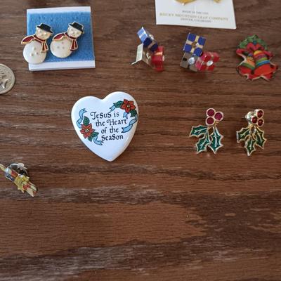 MOSTLY CHRISTMAS JEWELRY