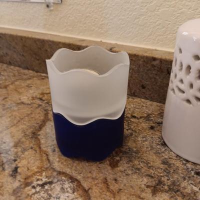 CERAMIC BATHROOM ENSEMBLE AND GLASS VOTIVE CANDLE HOLDERS