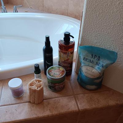 MINERAL BATH SALTS AND BODY WASH