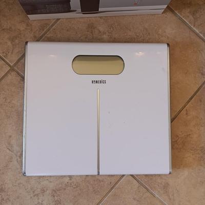 HOMEDICS DIGITAL SCALE AND SHARPER IMAGE DEEP TISSUE MASSAGER