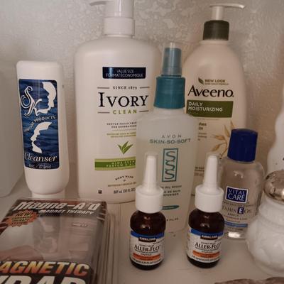 AN ASSORTMENT OF TOILETRIES