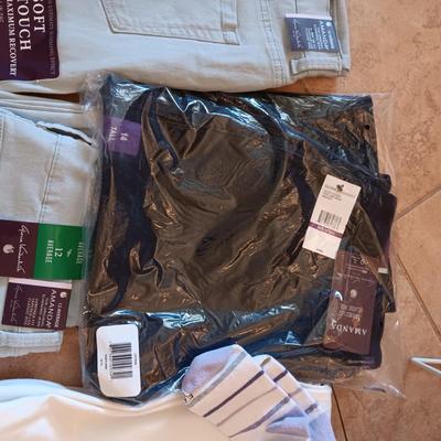 LADIES NEW PANTS SIZE 12 & 14, NEW SWEATSHIRT (L) SWEATPANTS (M) AND SIZE 8 NIKE SHOES