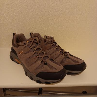 MEN'S SKECHERS AND FILA SHOES SIZE 13