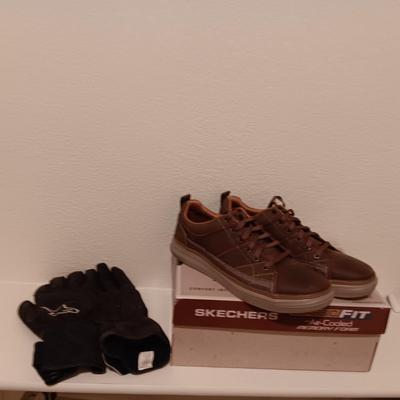 MENS SKECHERS AND XL WINTER GLOVES