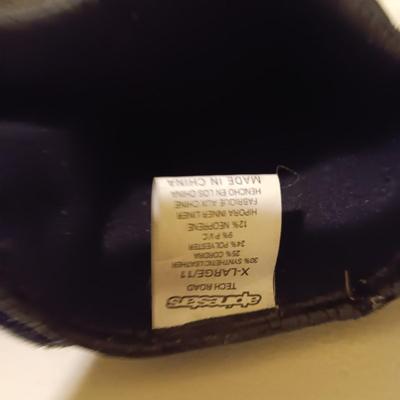 MENS SKECHERS AND XL WINTER GLOVES