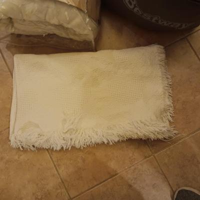 KING SIZE HEATED BLANKET, QUEEN SIZE AIR MATTRESS WITH BUILT IN PUMP AND KNIT THROW BLANKET