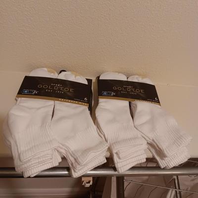 2 SIX COUNT OF MENS NEW GOLD TOE ANKLE SOCKS SIZE 12-16