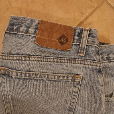MENS NEW AND GENTLY WORN JEANS SIZE 36 X 34